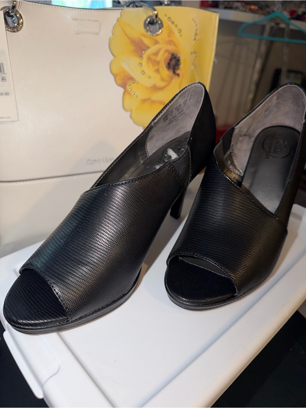 Life Stride Black Open-Toe Textured Heels